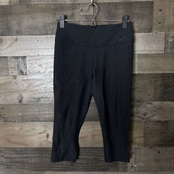 Nike Crop Leggings Small - Picture 1 of 2